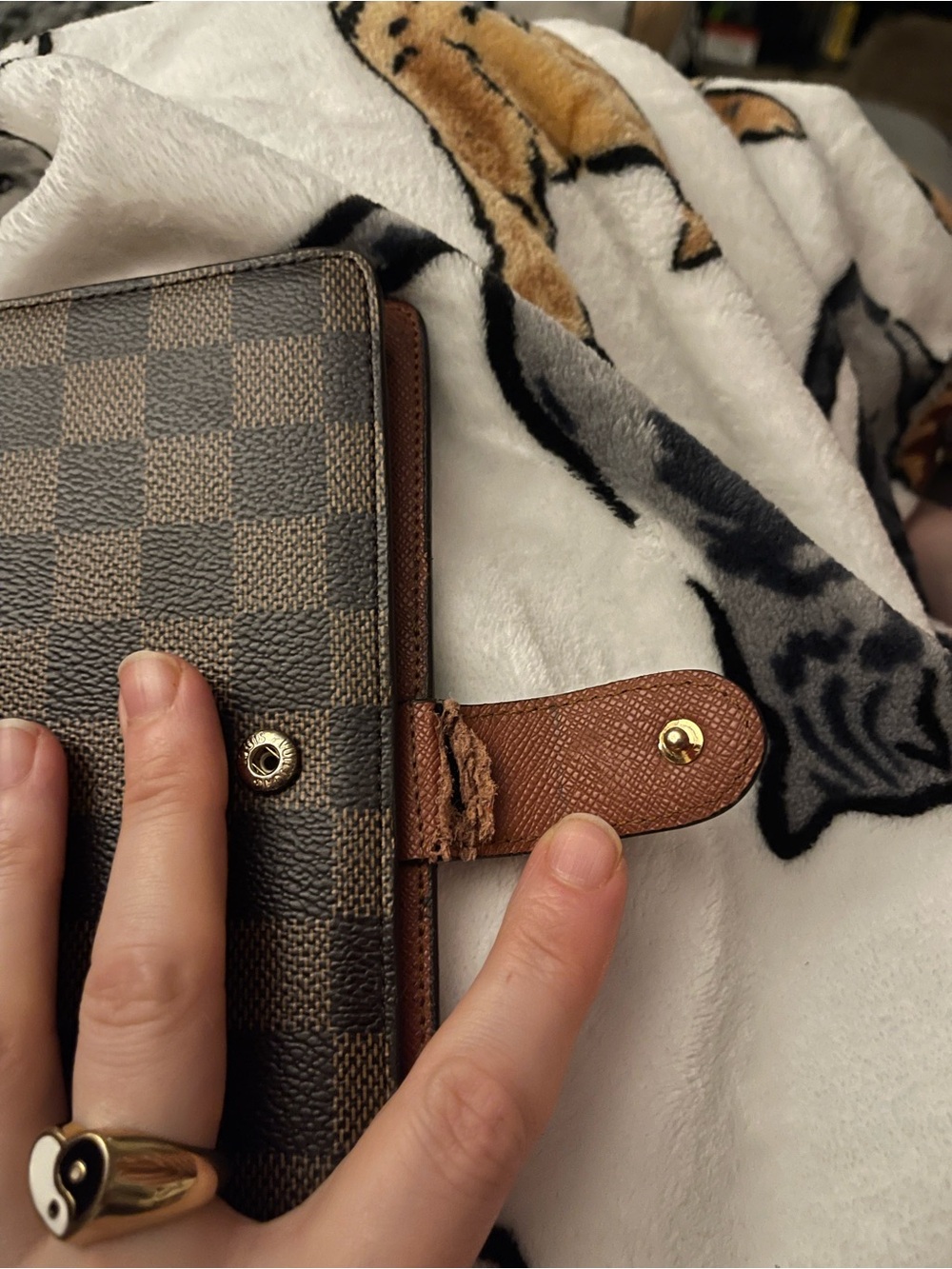 Designer Logo brown checkered planner wallet - Picture 8 of 12